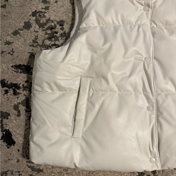 Best - Picture 2 of 5